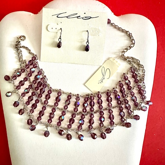 Chocker style bead necklace with earrings - Picture 1 of 7